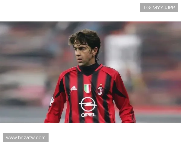 《足坛传奇崛起：一位外国球星的拼搏与荣耀之路》